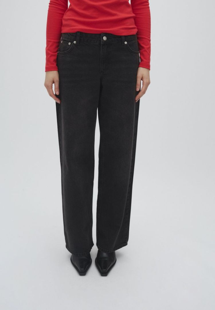646331467-Y73 RED AURA rood 